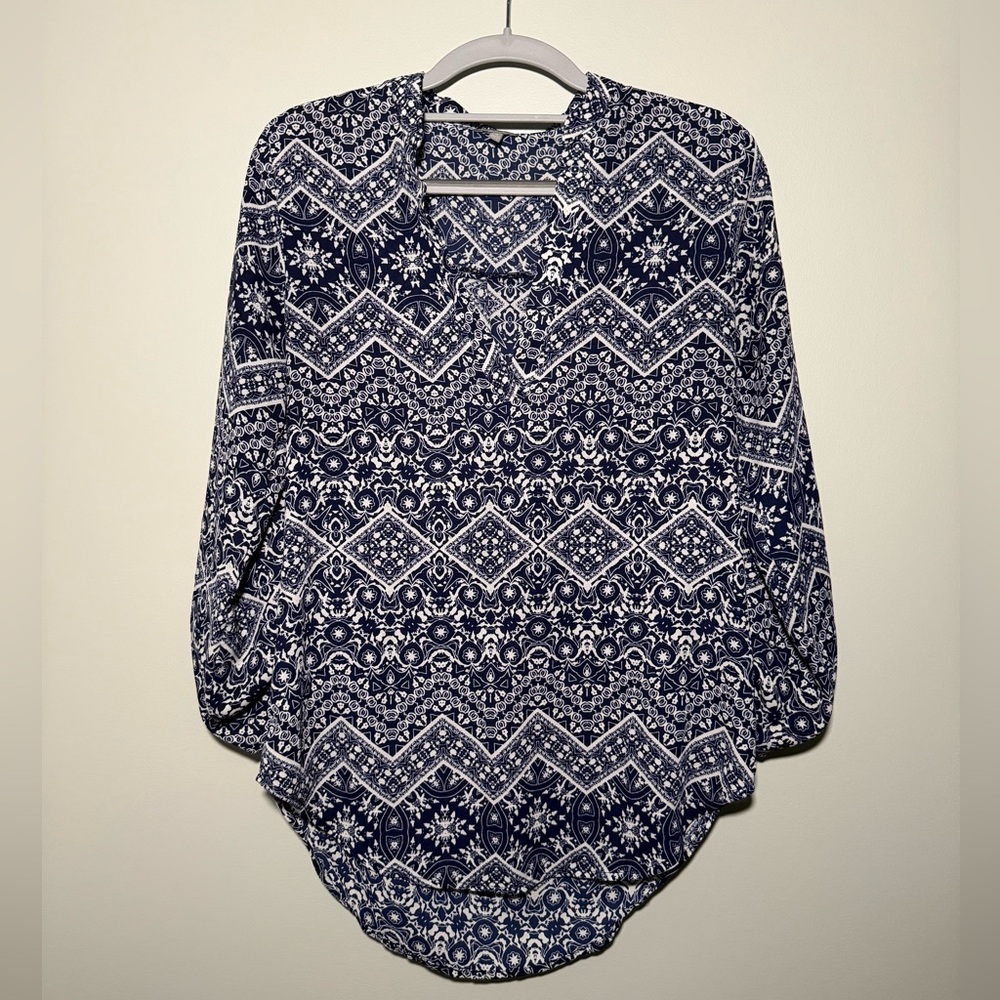 Charlotte Russe Navy and White Aztec Patterned Tunic Blouse Size Small